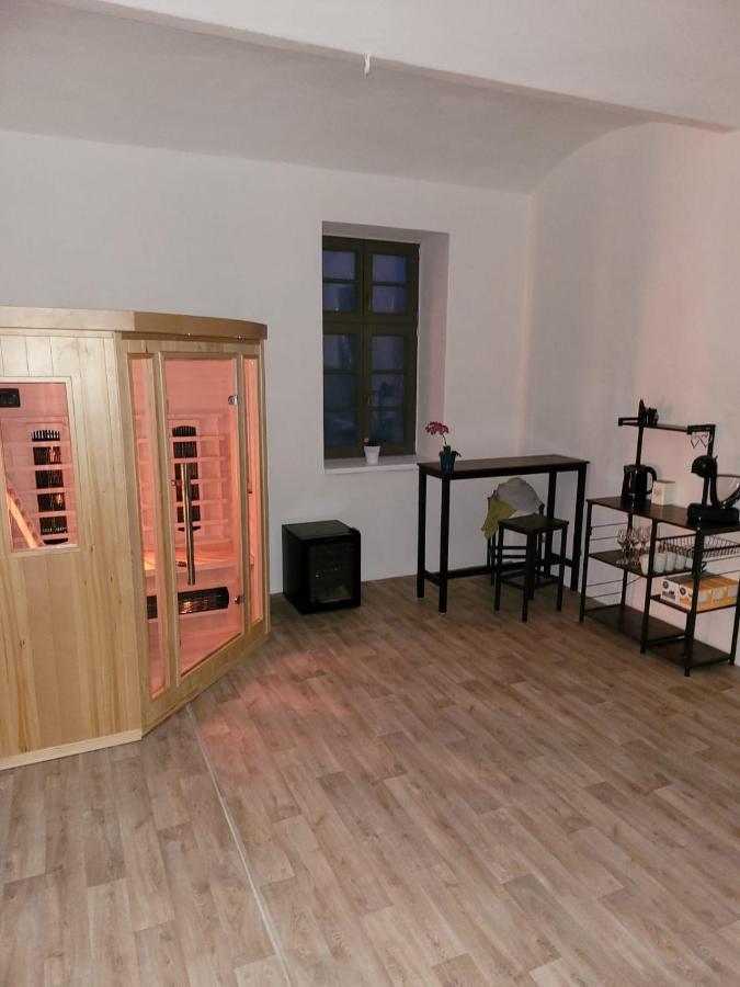 Hotel Teepee v zámecké zahradě Ronov Nad Doubravou Exteriér fotografie