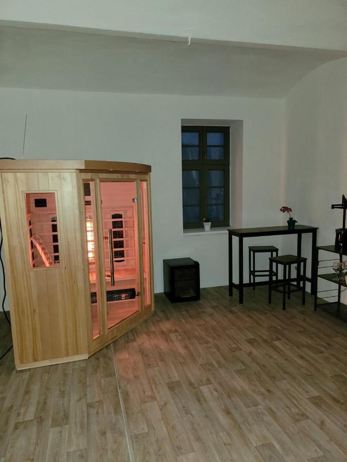 Hotel Teepee v zámecké zahradě Ronov Nad Doubravou Exteriér fotografie